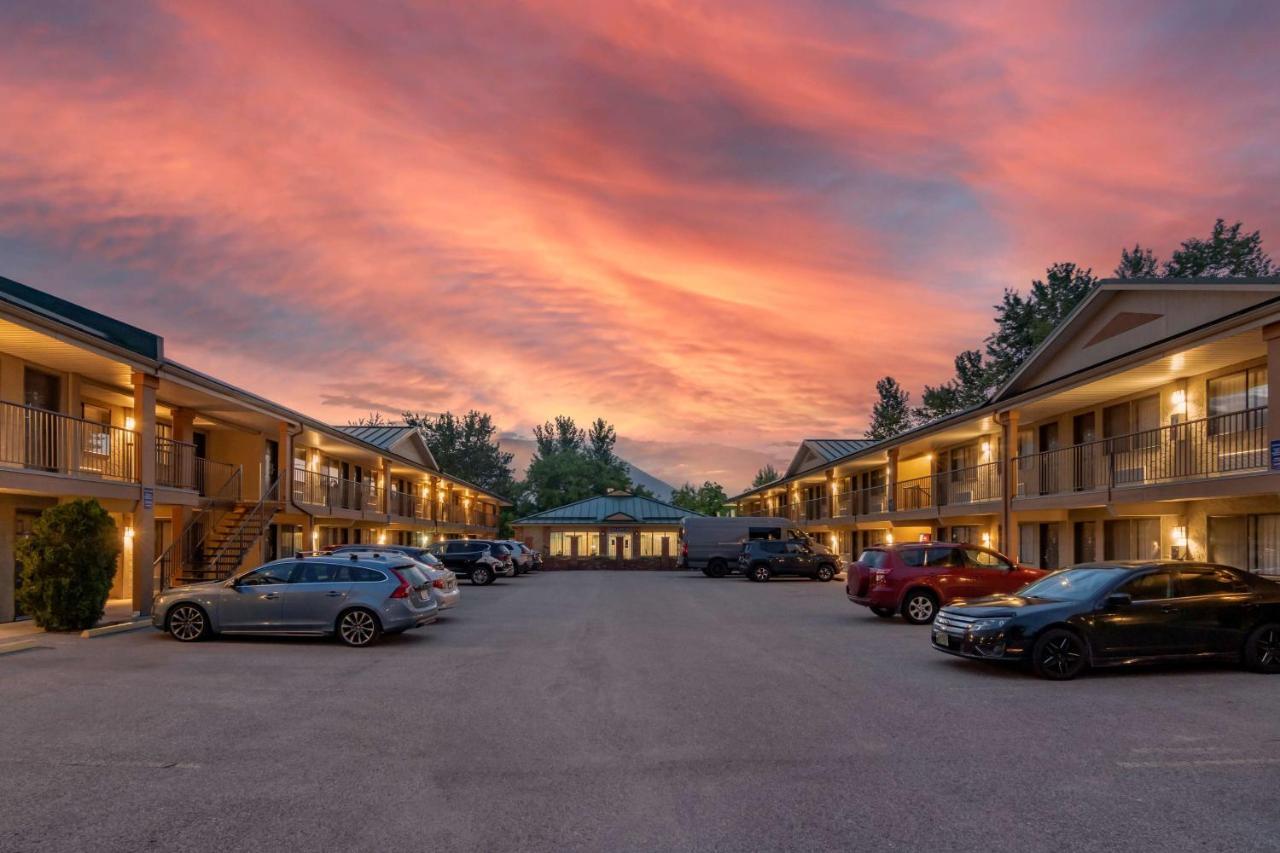 Surestay Plus Hotel By Best Western Salmon Arm Zewnętrze zdjęcie